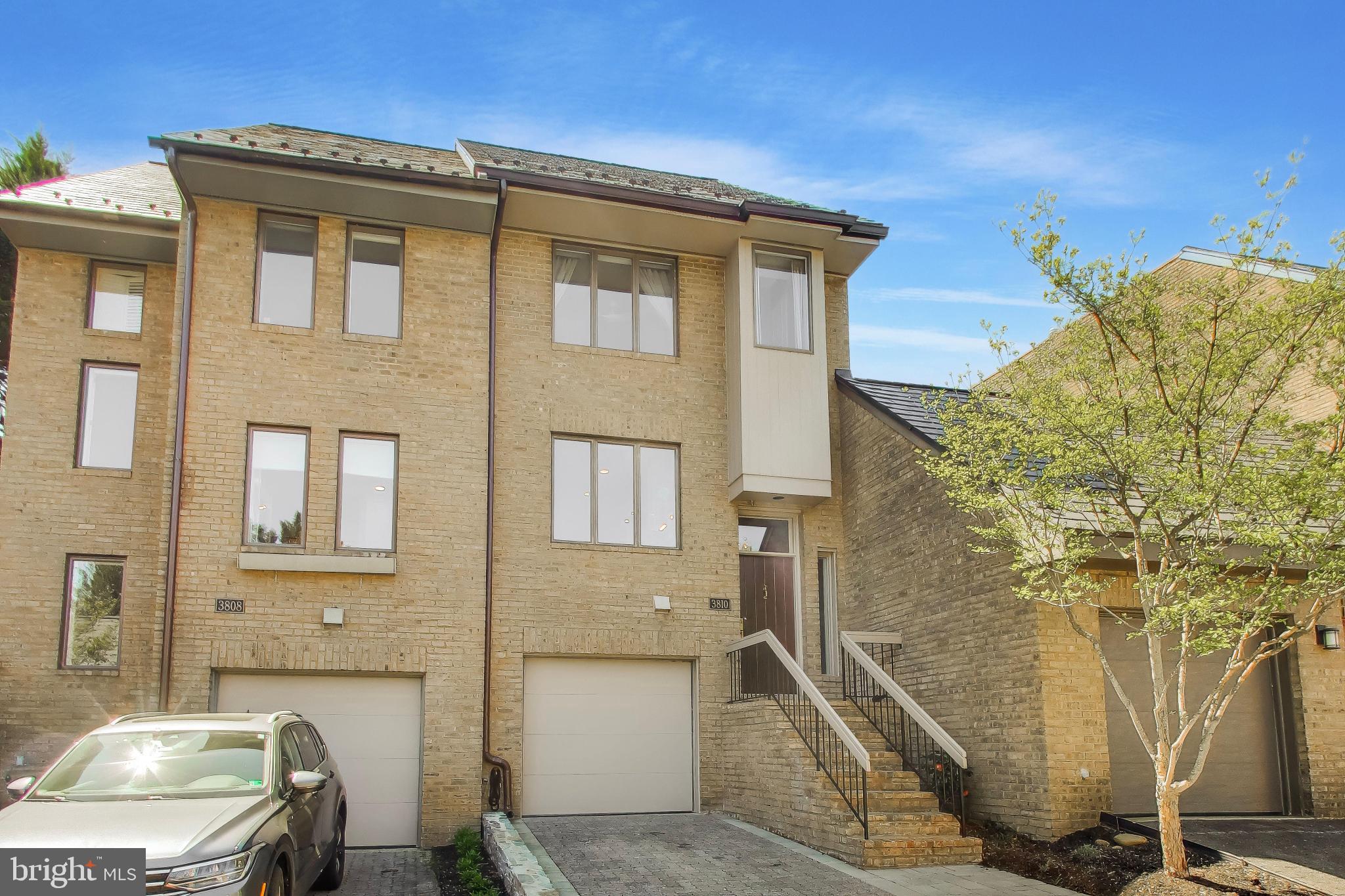 3810 N RICHMOND STREET