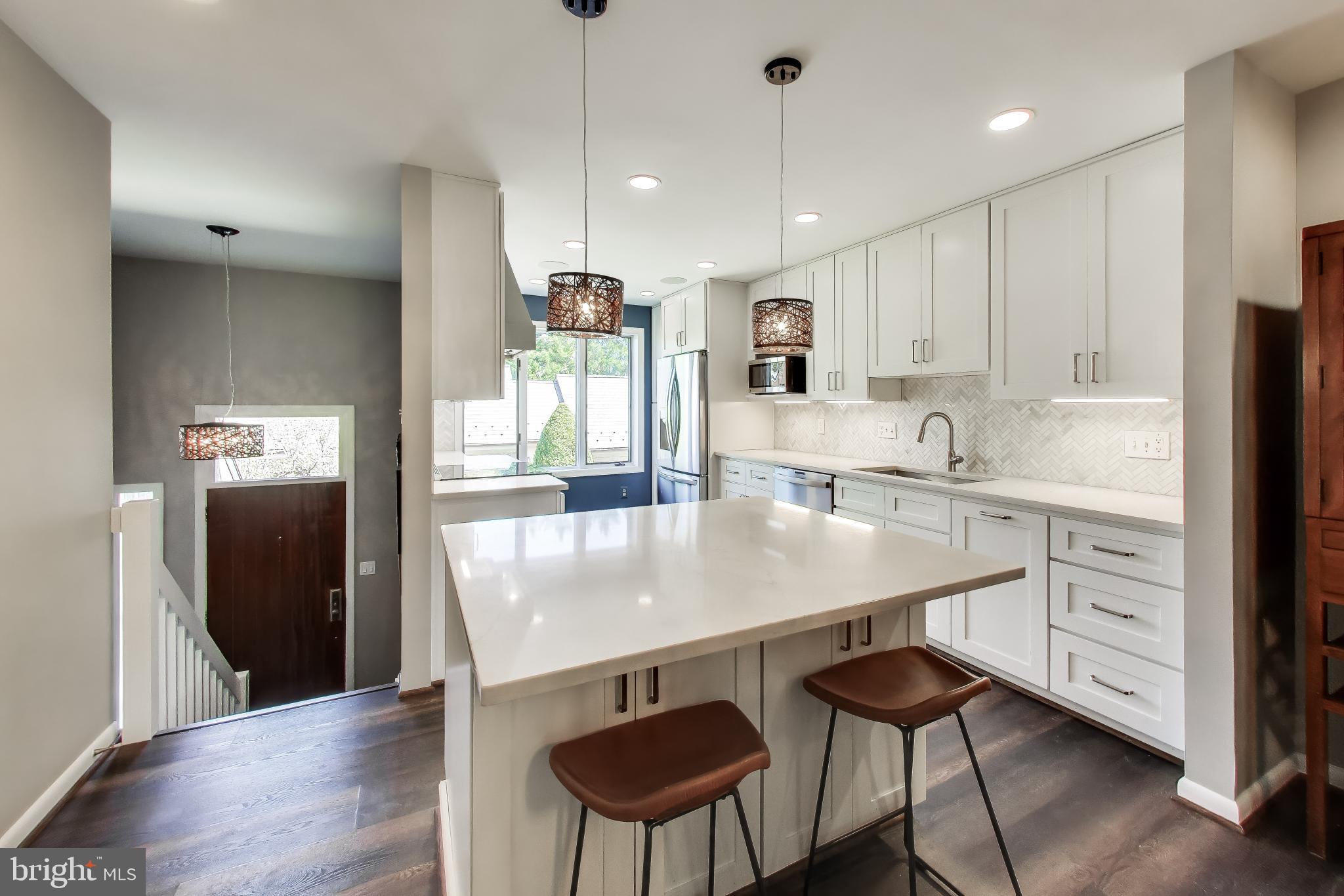 3810 N RICHMOND STREET