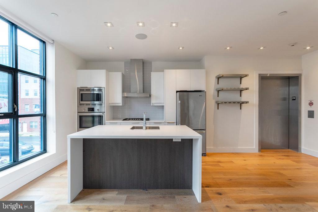 240 N 2ND STREET UNIT 2W