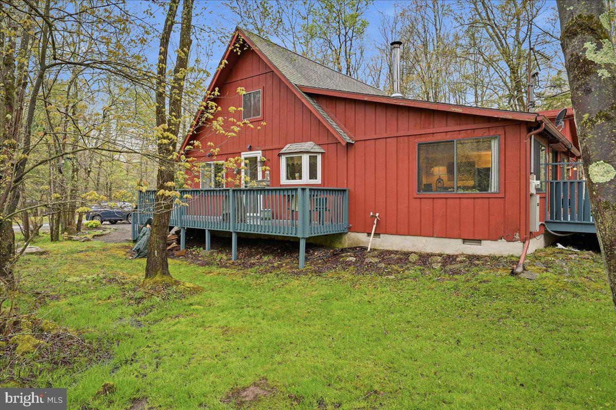 ARROWHEAD  LAKES - Residential