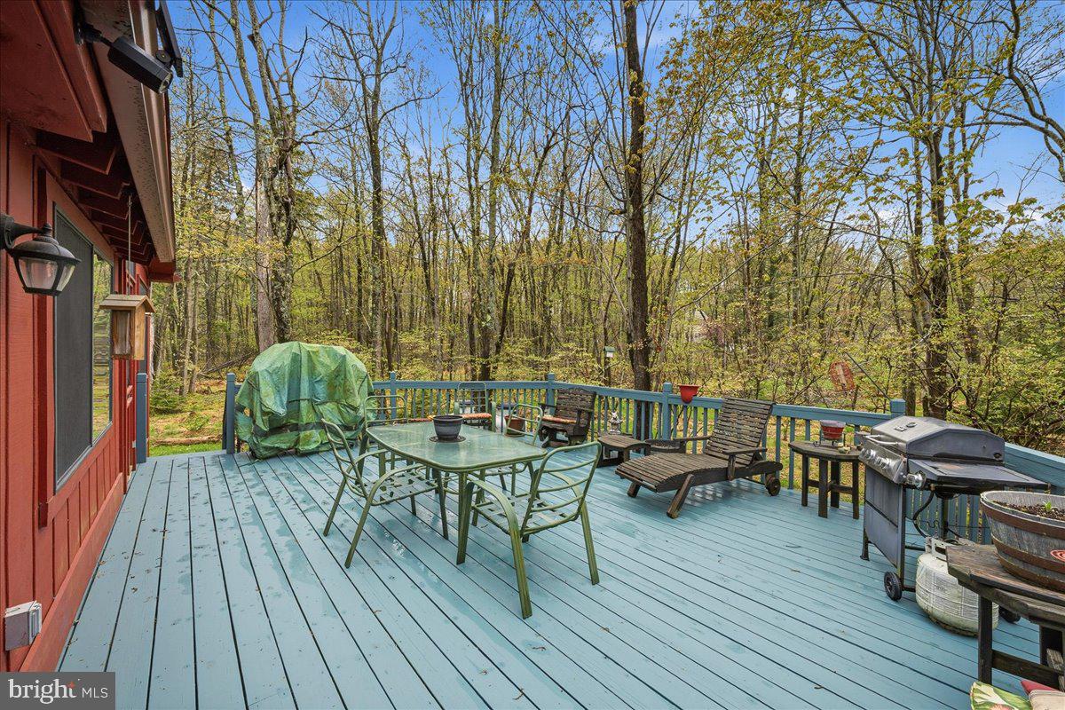 ARROWHEAD  LAKES - Residential