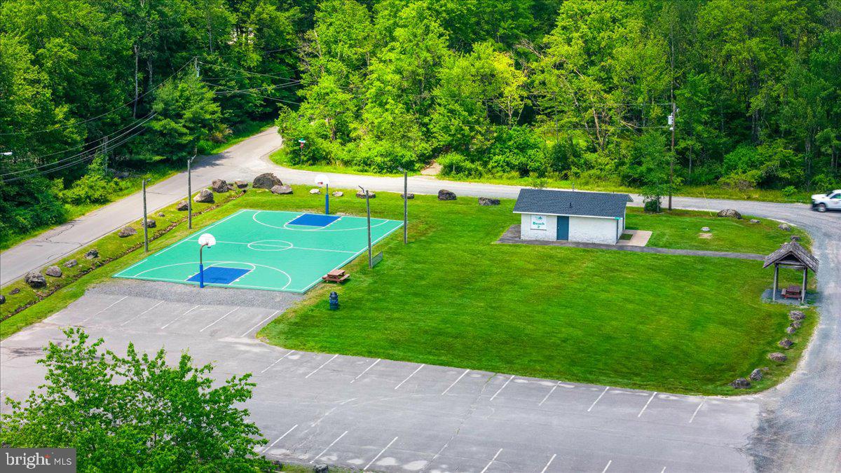 ARROWHEAD  LAKES - Residential