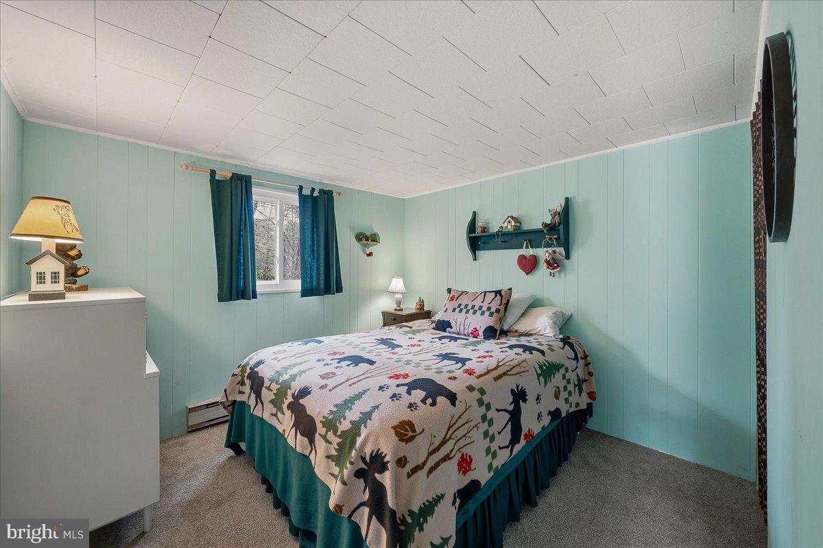 ARROWHEAD  LAKES - Residential