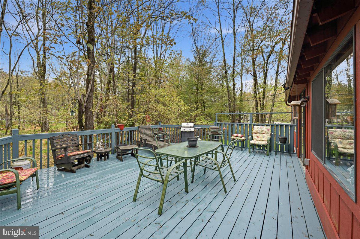 ARROWHEAD  LAKES - Residential