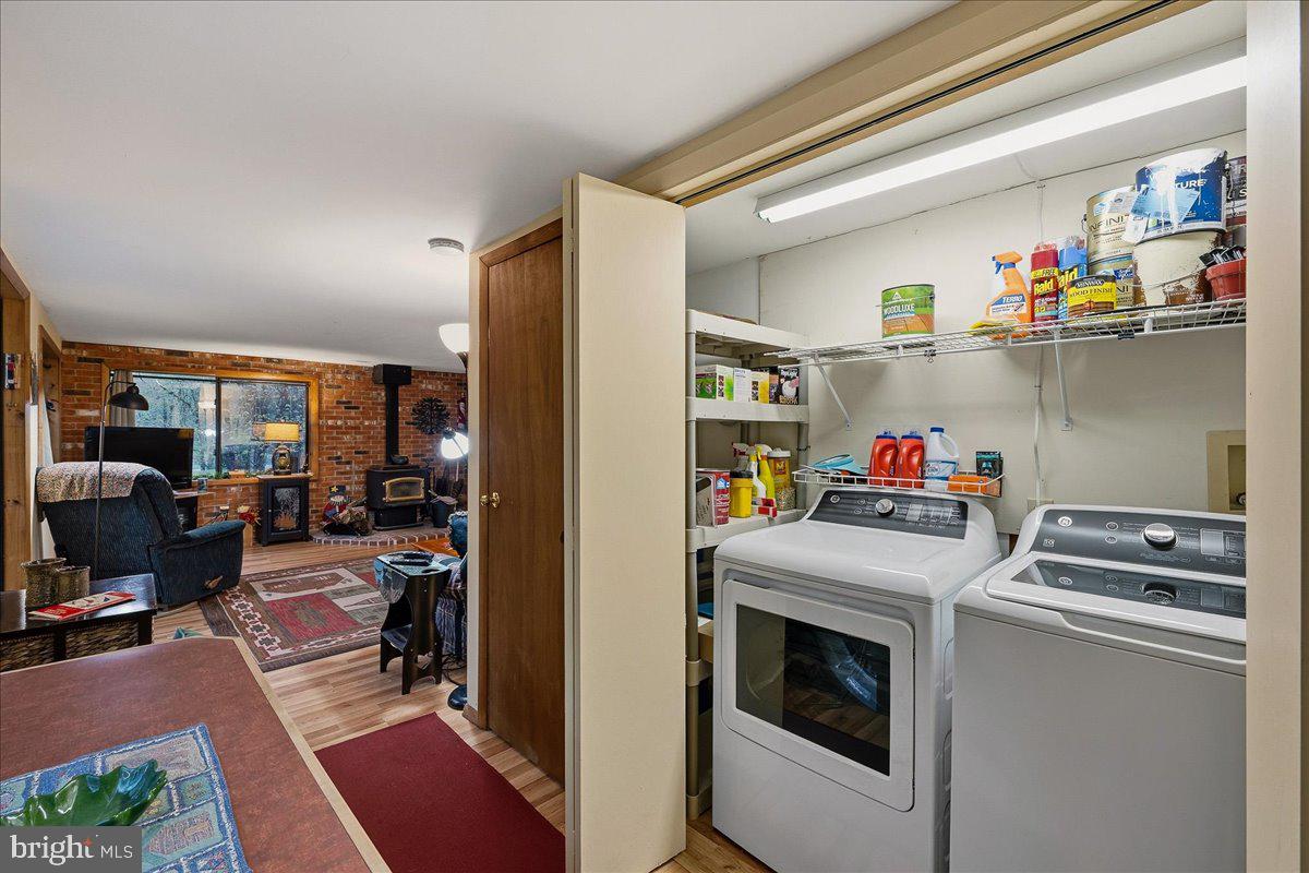 ARROWHEAD  LAKES - Residential