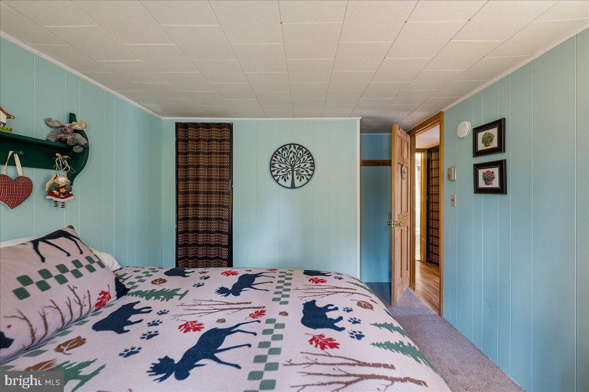 ARROWHEAD  LAKES - Residential