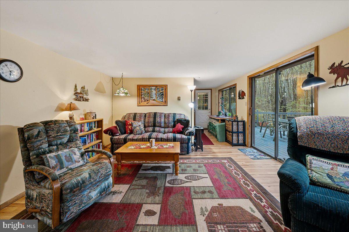ARROWHEAD  LAKES - Residential