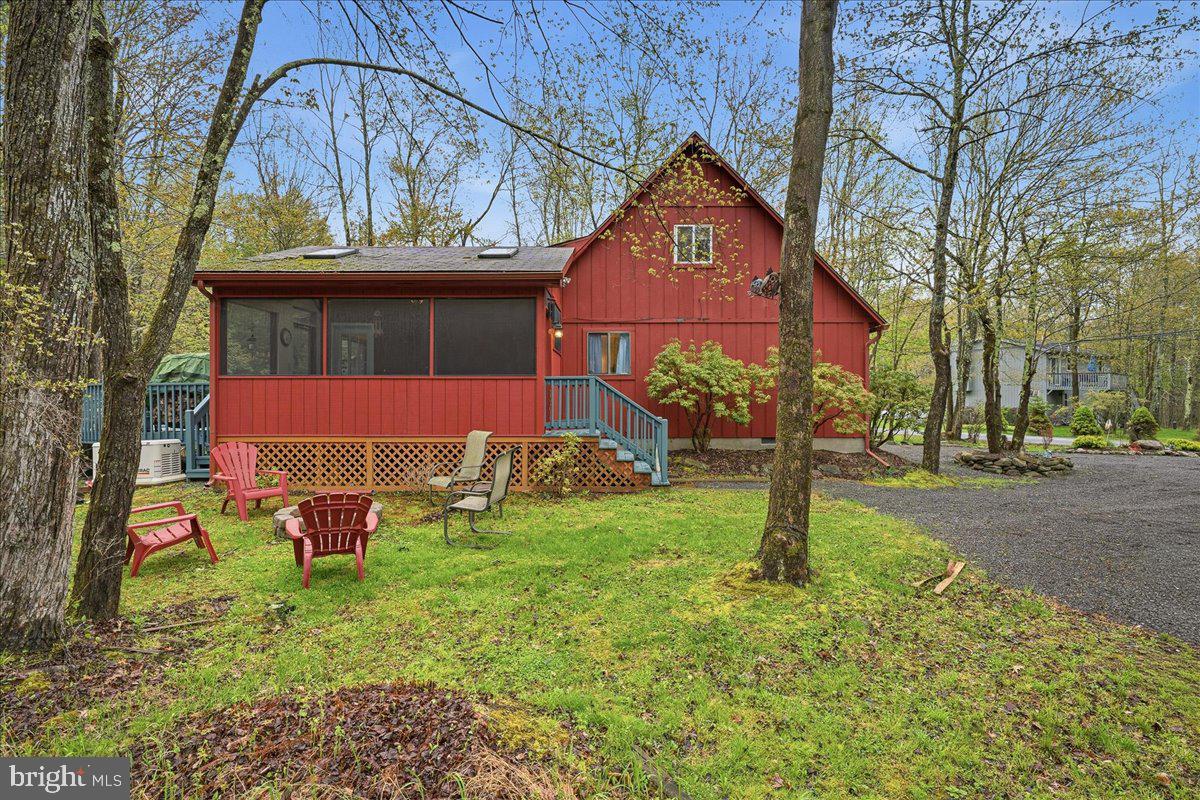 ARROWHEAD  LAKES - Residential