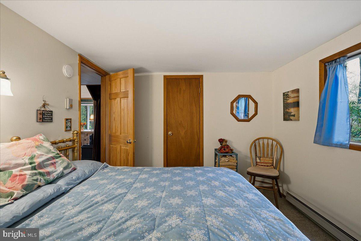 ARROWHEAD  LAKES - Residential