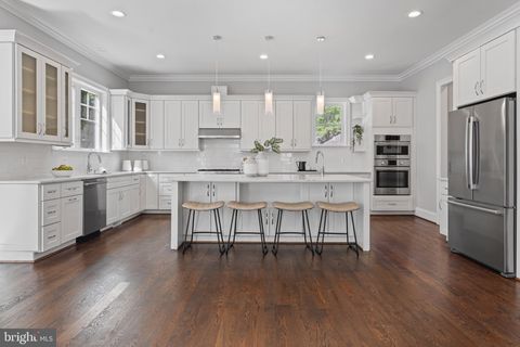 7606 LEONARD DRIVE FALLS CHURCH VA 22043