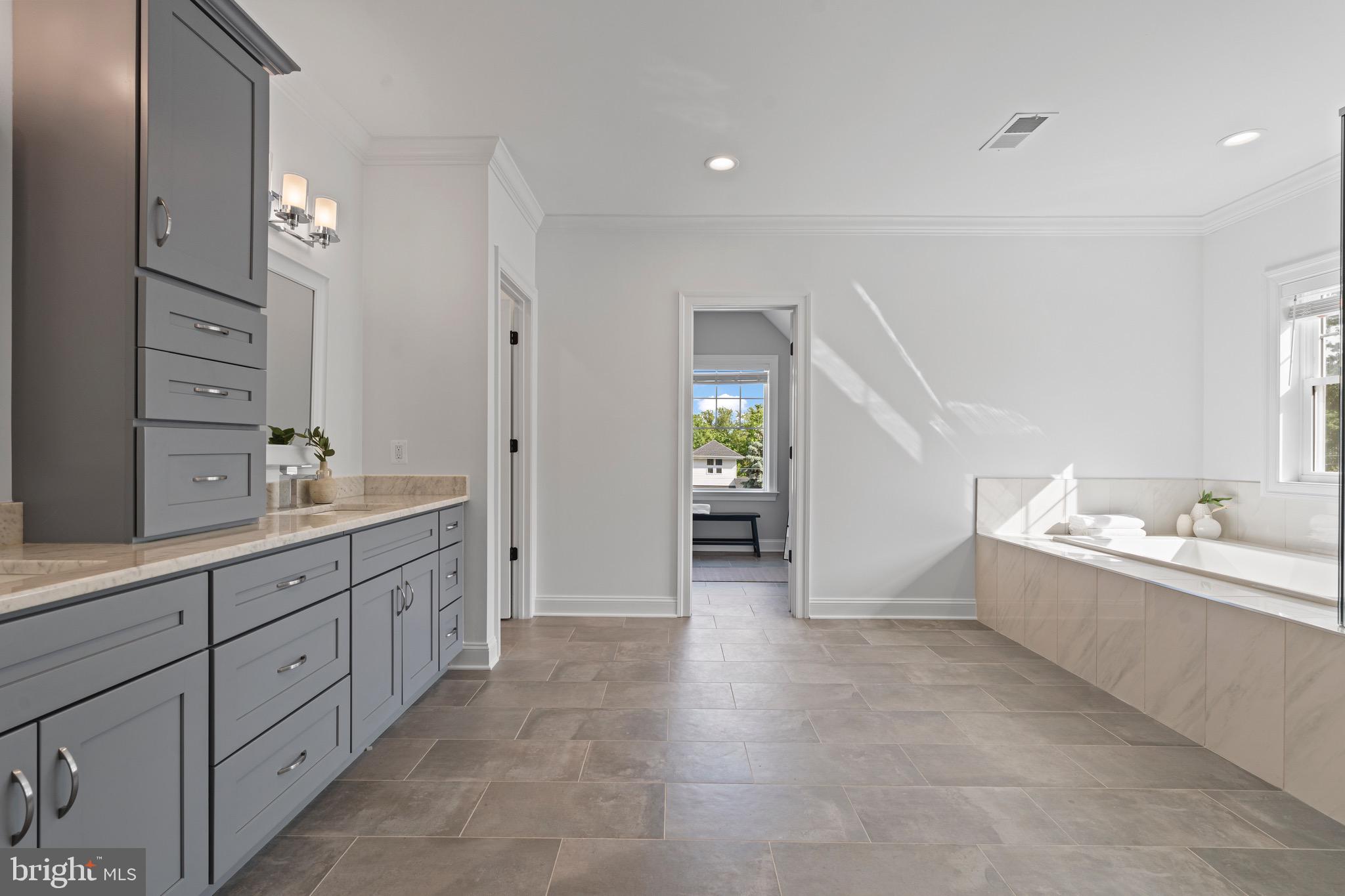 PIMMIT HILLS - Residential