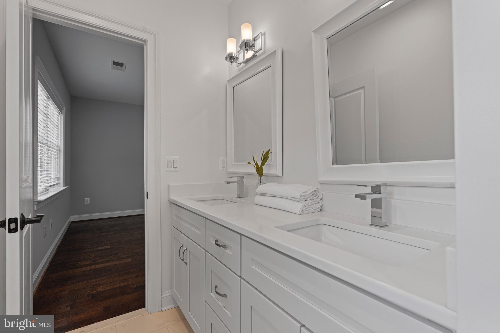 PIMMIT HILLS - Residential