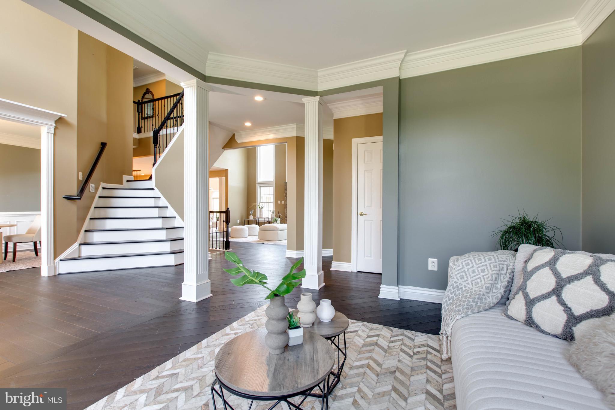 RIVER DOWNS - Residential