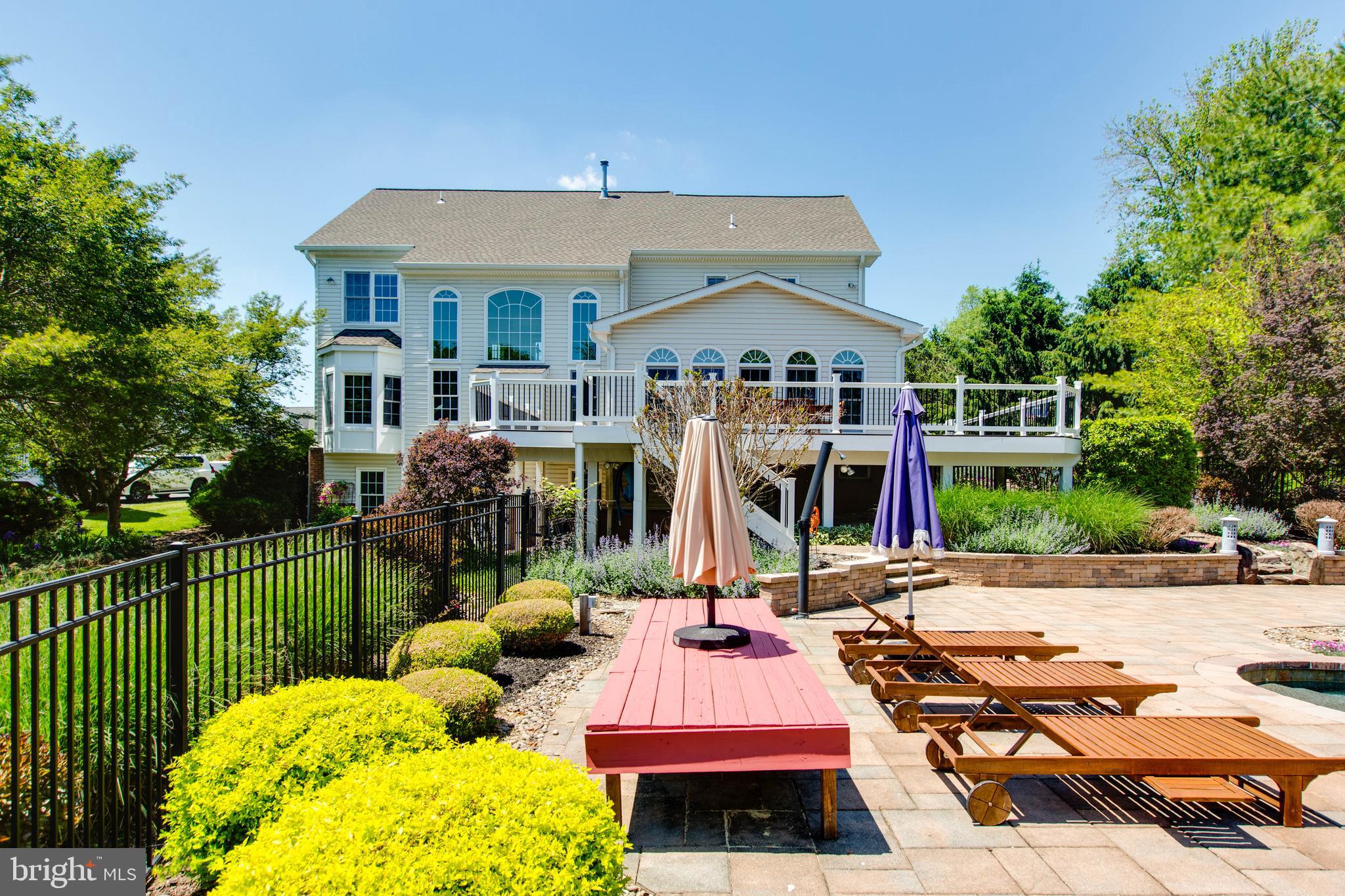 RIVER DOWNS - Residential