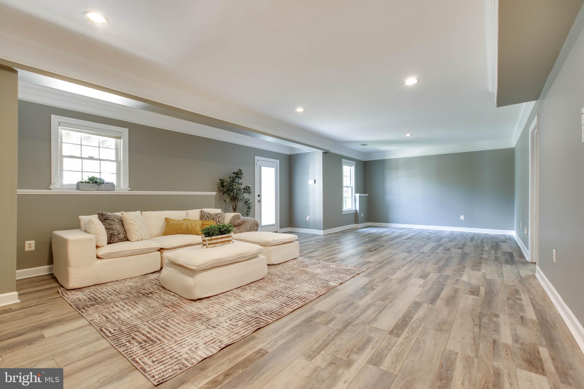 RIVER DOWNS - Residential