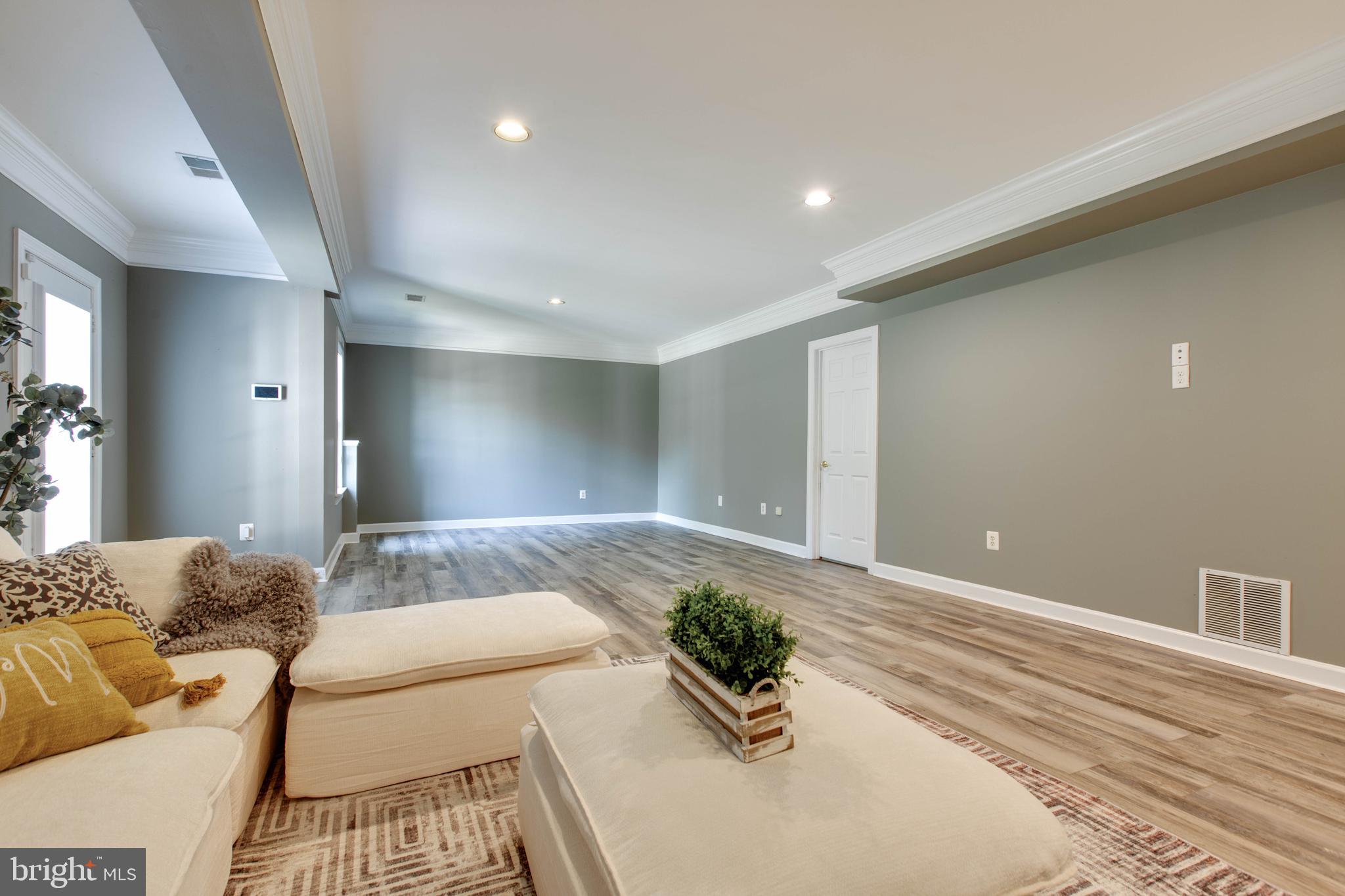 RIVER DOWNS - Residential