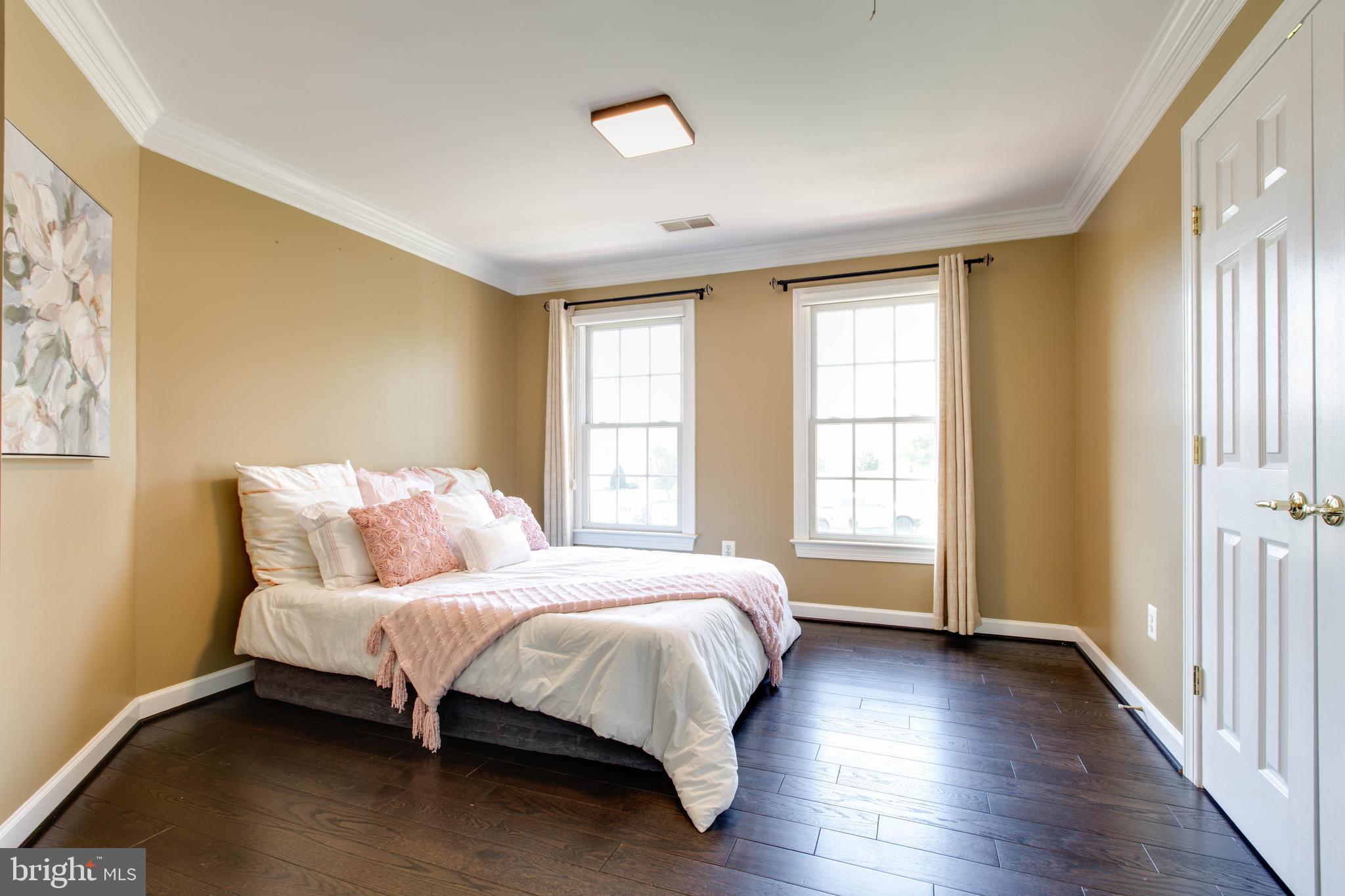 RIVER DOWNS - Residential