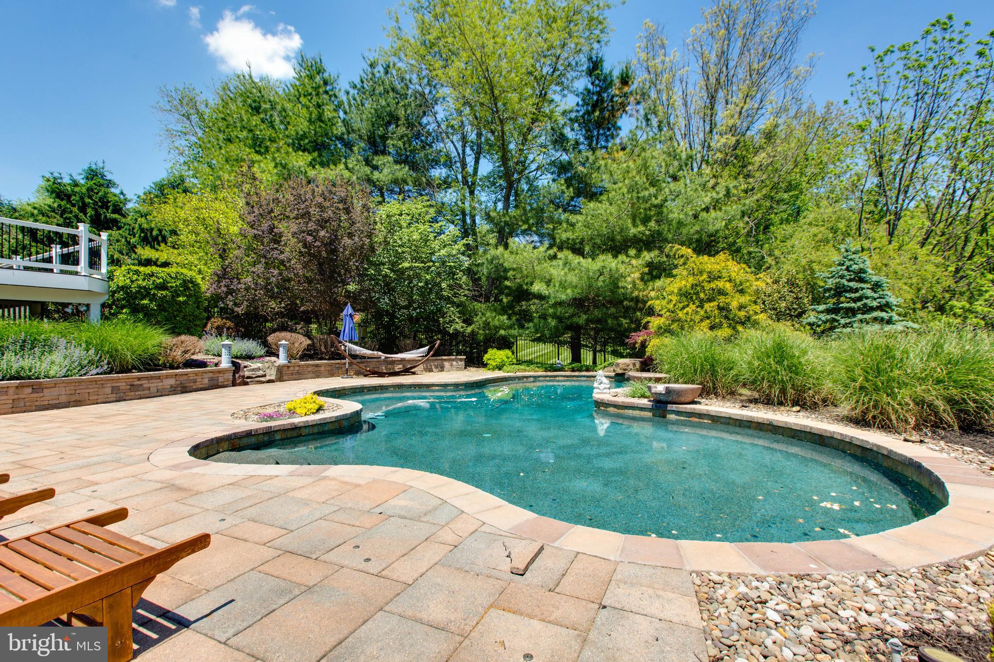 RIVER DOWNS - Residential