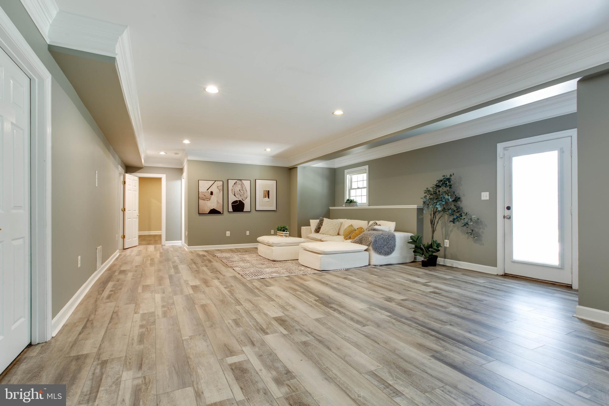 RIVER DOWNS - Residential