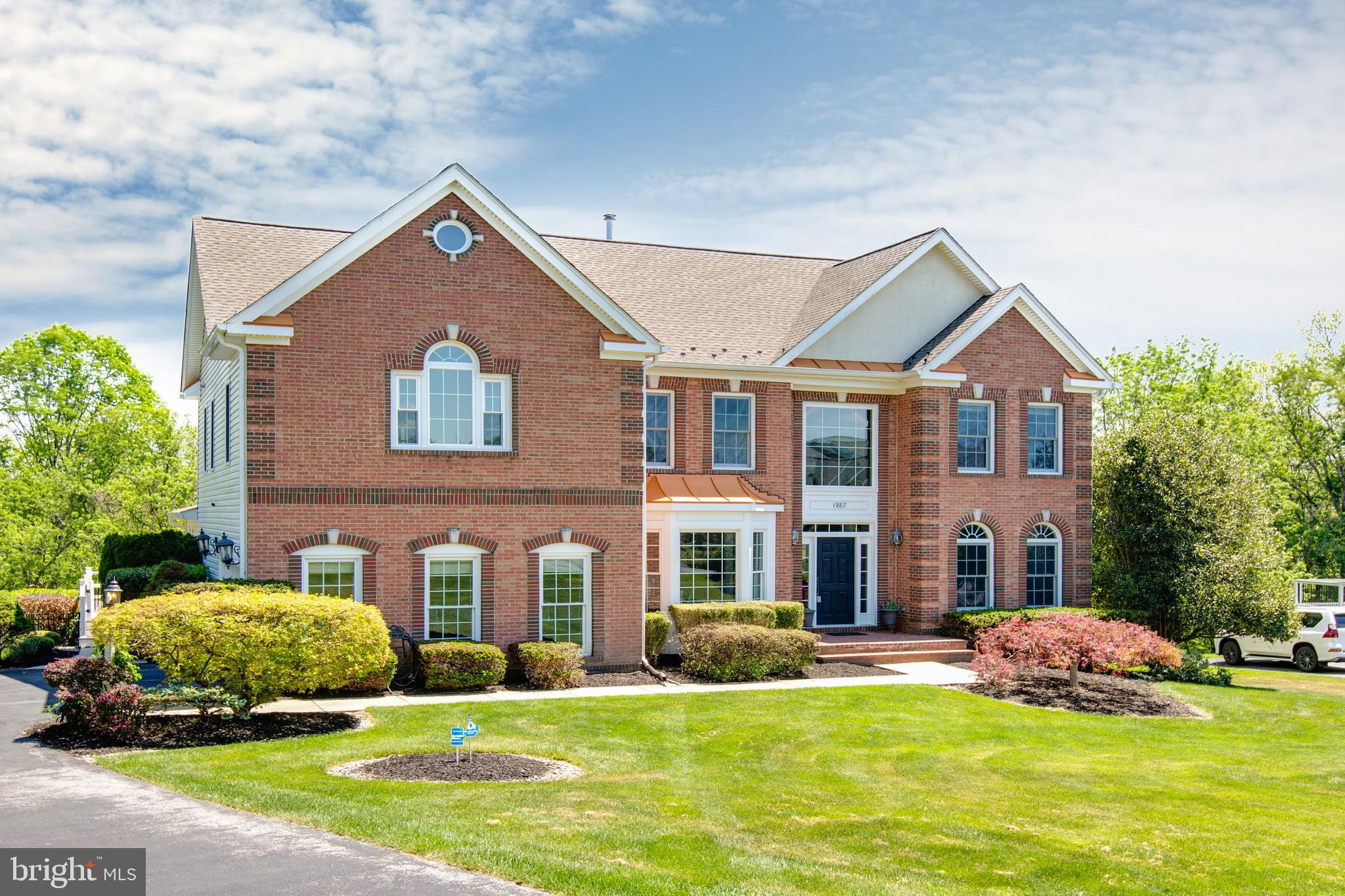 RIVER DOWNS - Residential