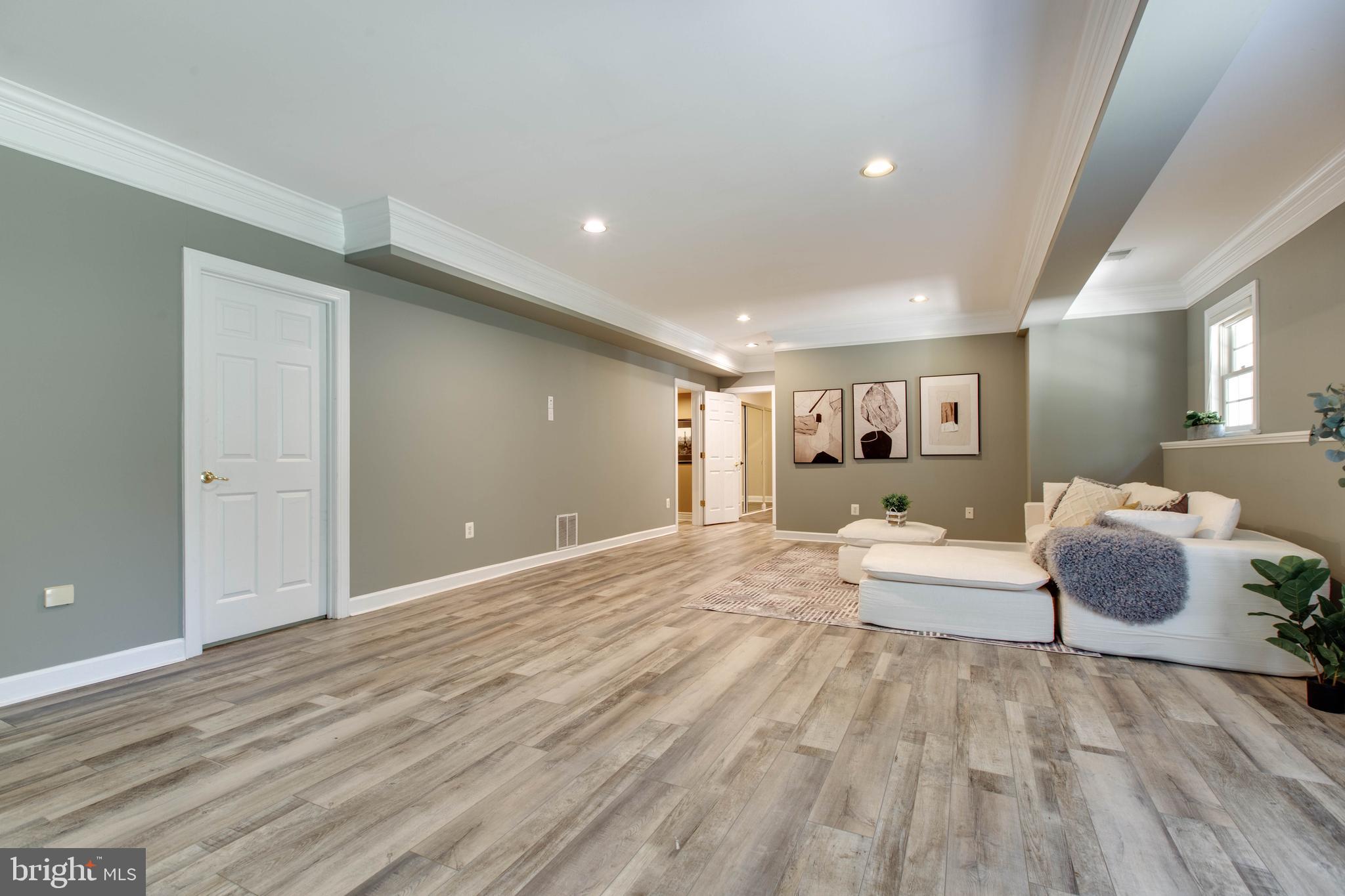 RIVER DOWNS - Residential