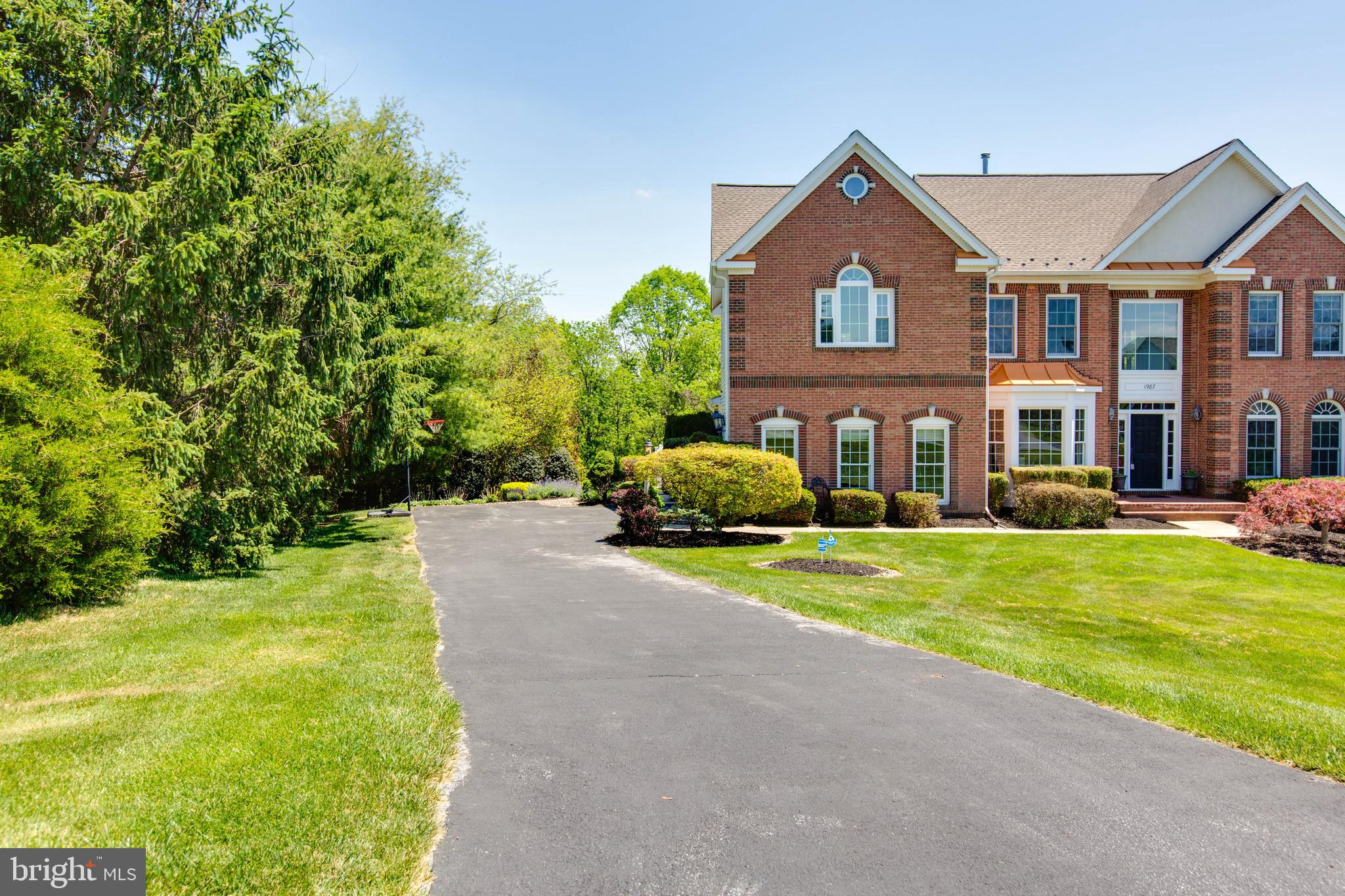 RIVER DOWNS - Residential