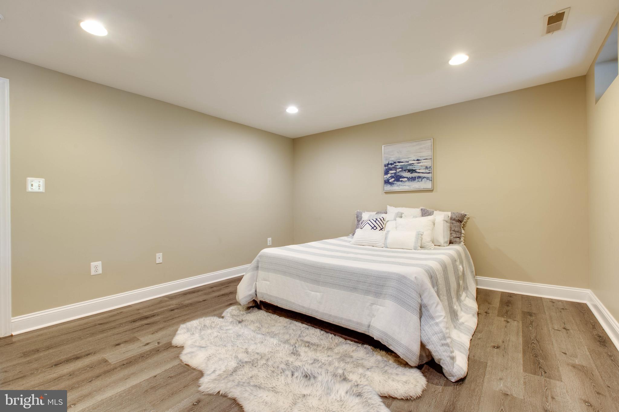 RIVER DOWNS - Residential