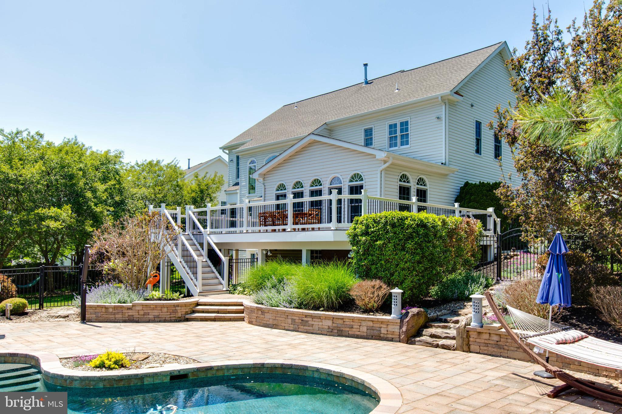 RIVER DOWNS - Residential