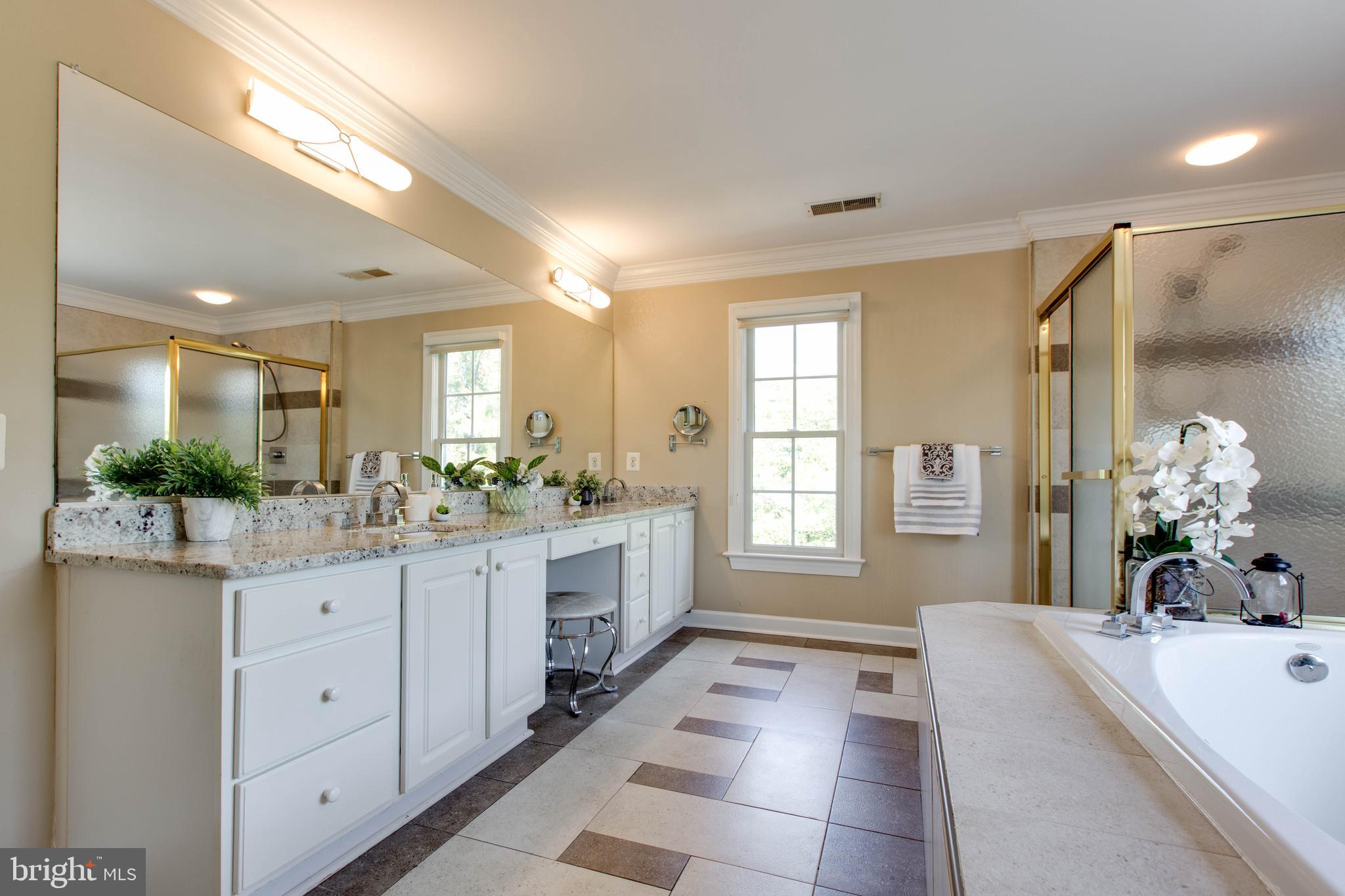 RIVER DOWNS - Residential