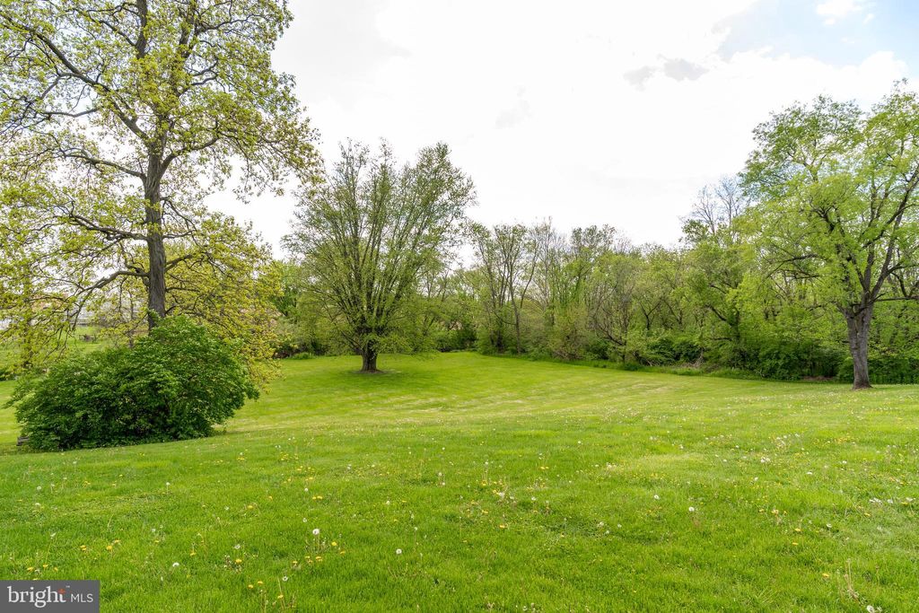 Photo of 262 TURTLE HILL RD, EPHRATA, PA 17522 (MLS # PALA2036132)
