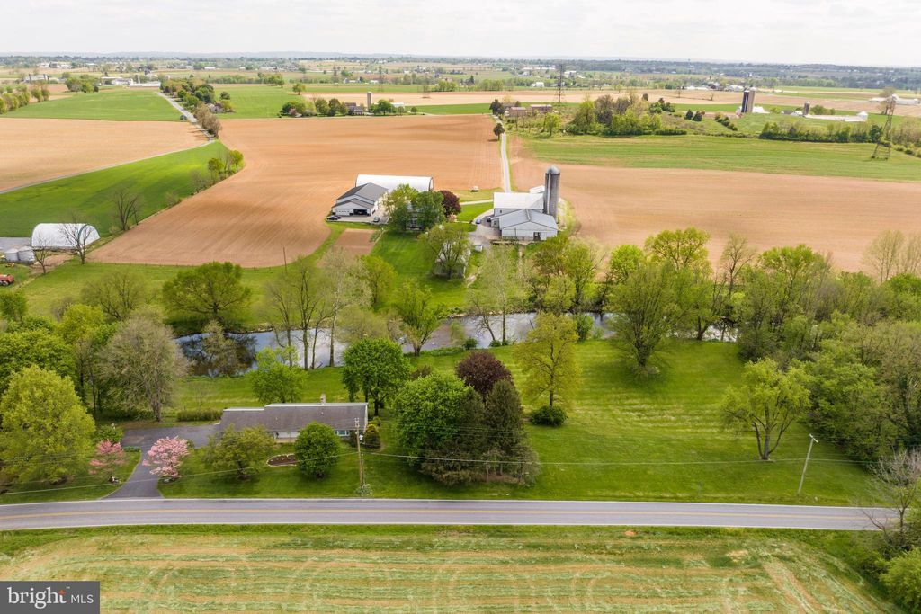 Photo of 262 TURTLE HILL RD, EPHRATA, PA 17522 (MLS # PALA2036132)