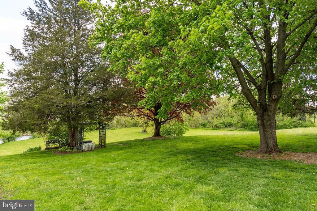 Photo of 262 TURTLE HILL RD, EPHRATA, PA 17522 (MLS # PALA2036132)