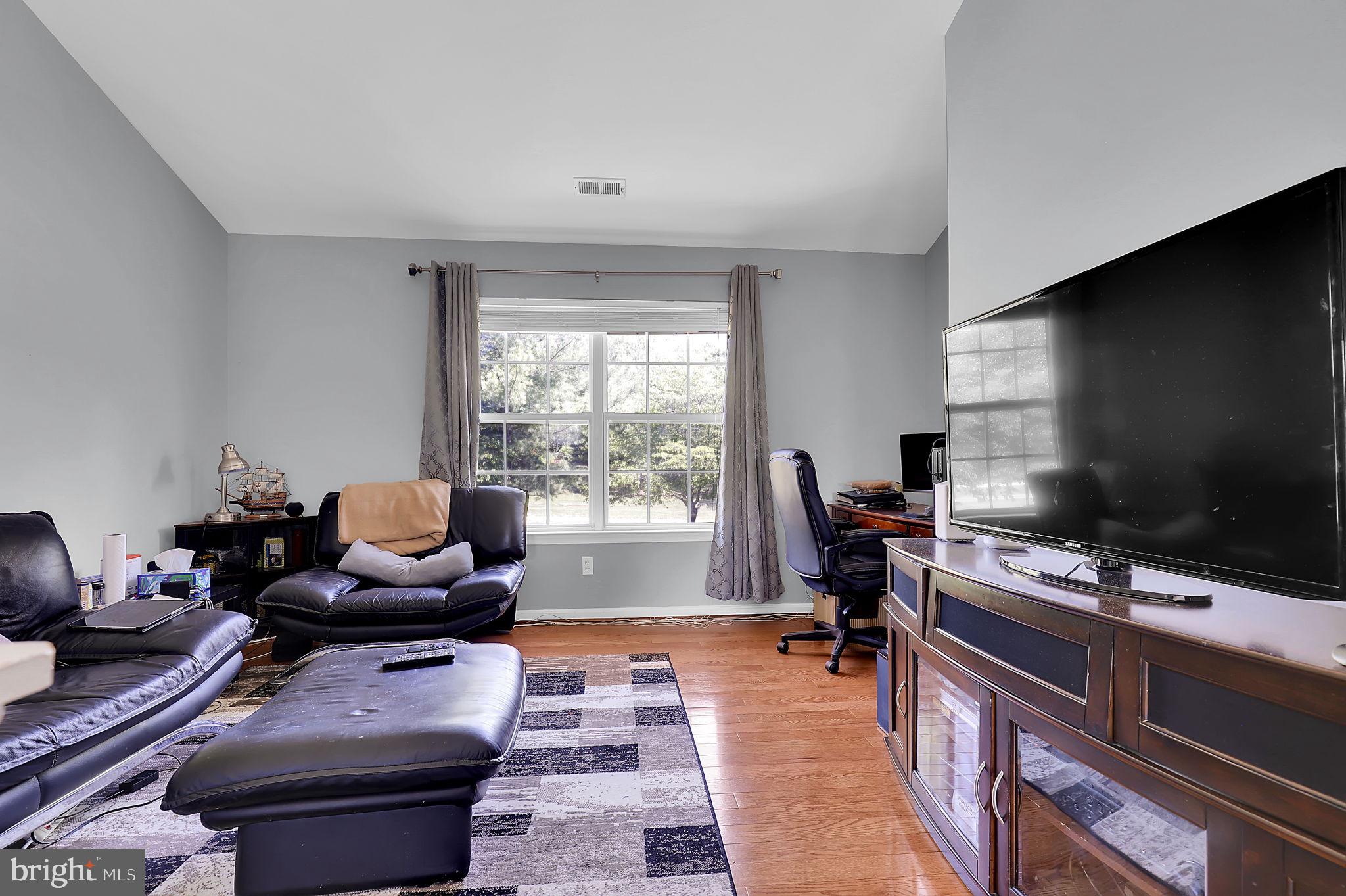 KINGS SQUARE - Residential