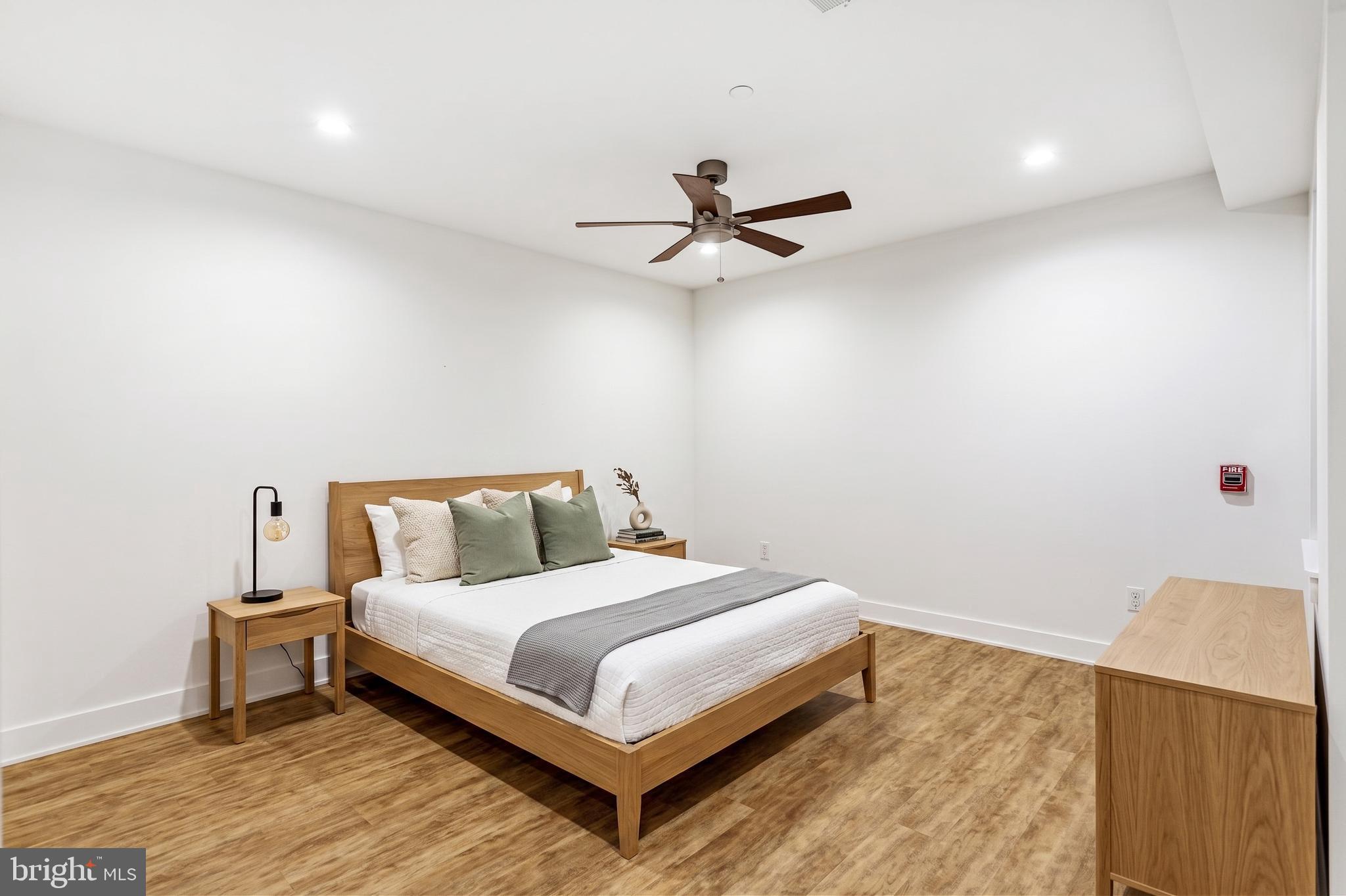 KENSINGTON - Residential