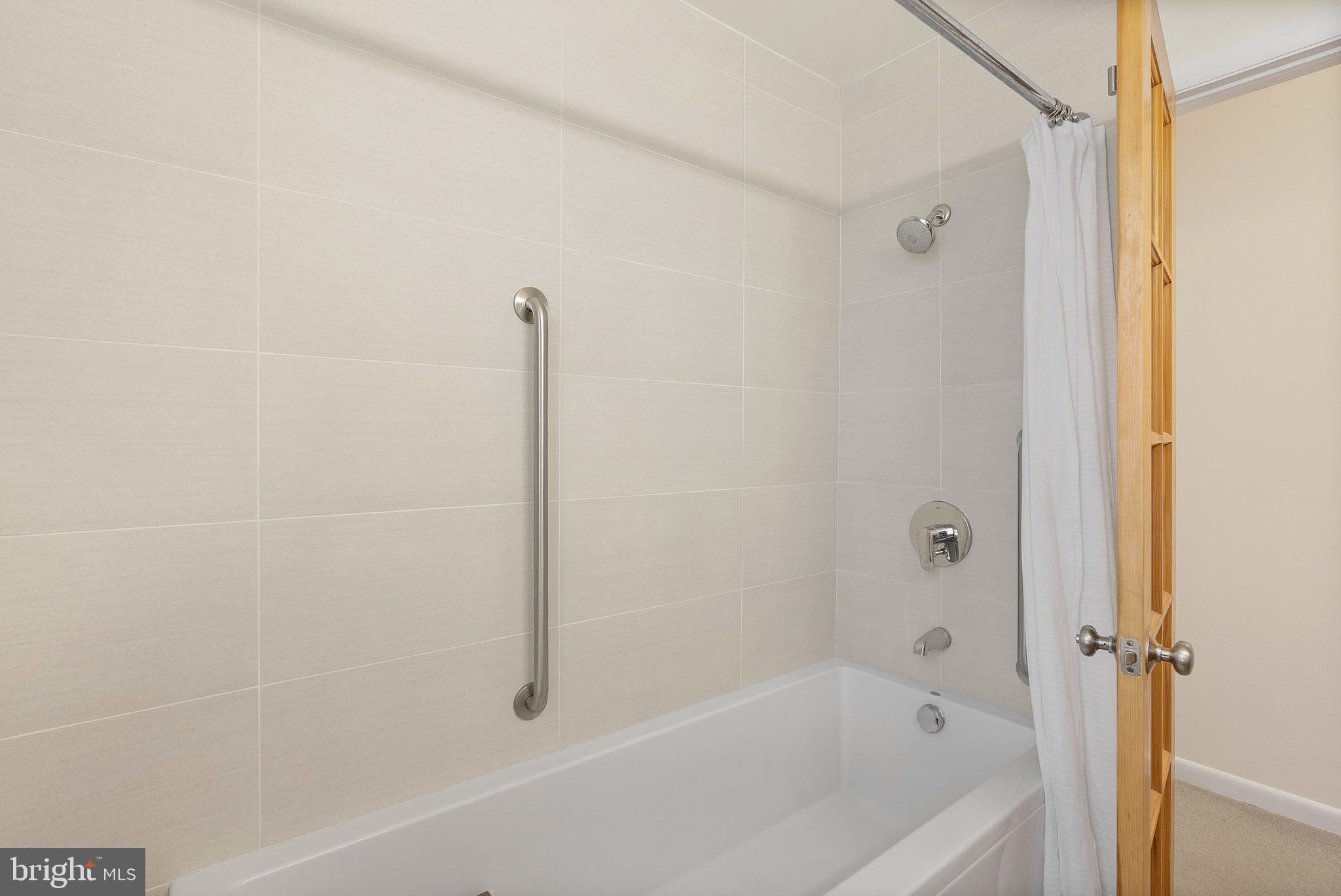 ART MUSEUM AREA - Residential