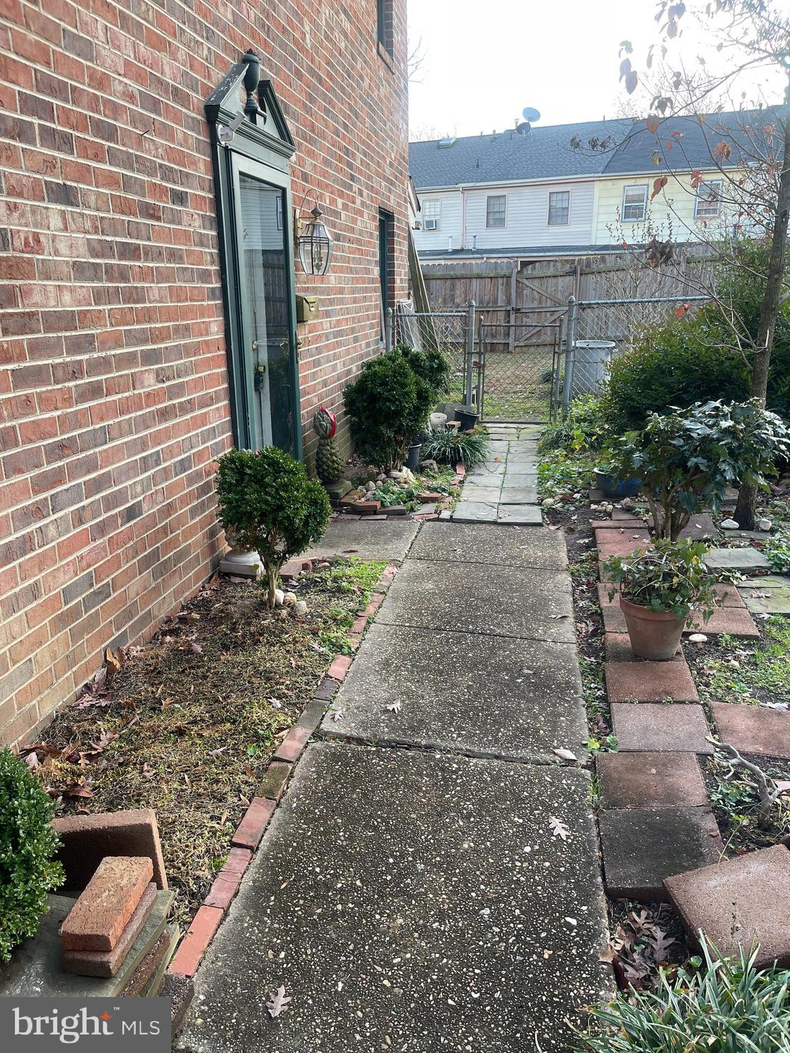 OLDE GREENWICH - Residential