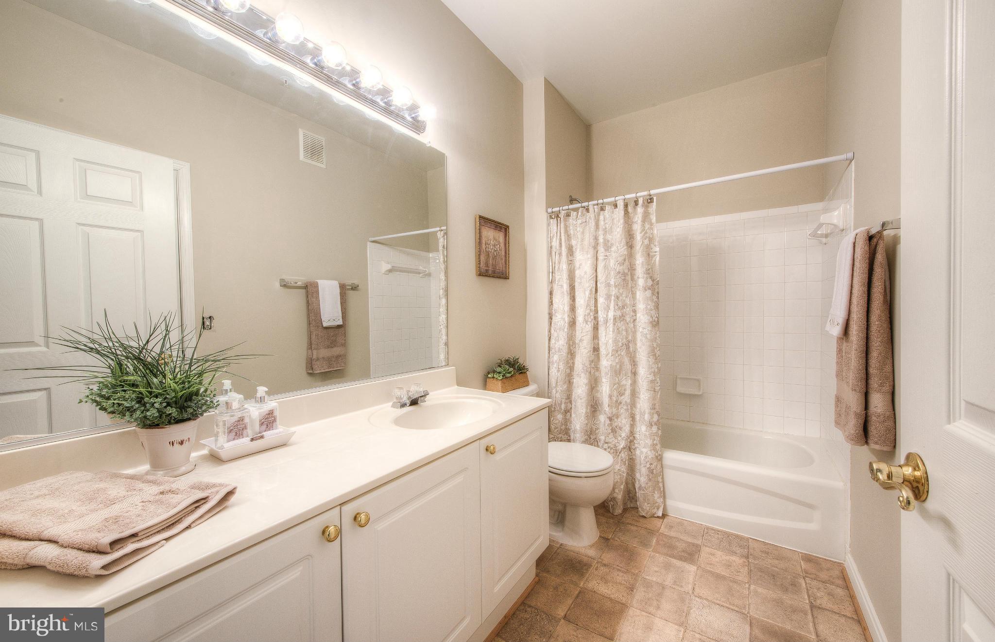 CEDAR LAKES - Residential Lease