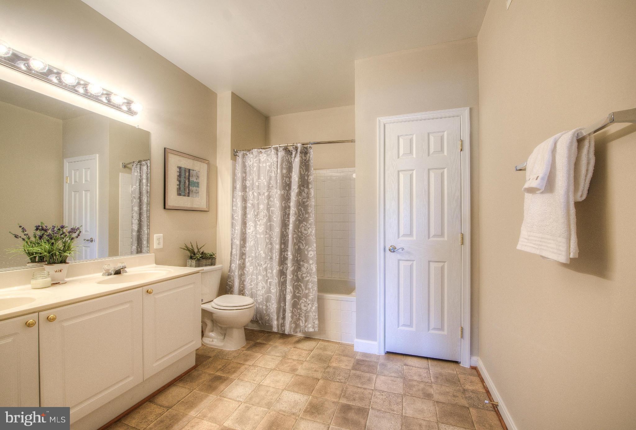 CEDAR LAKES - Residential Lease