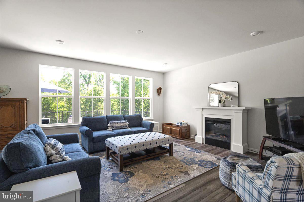 220 LEHIGH