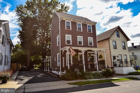 Photo for 122 E BURLINGTON STREET