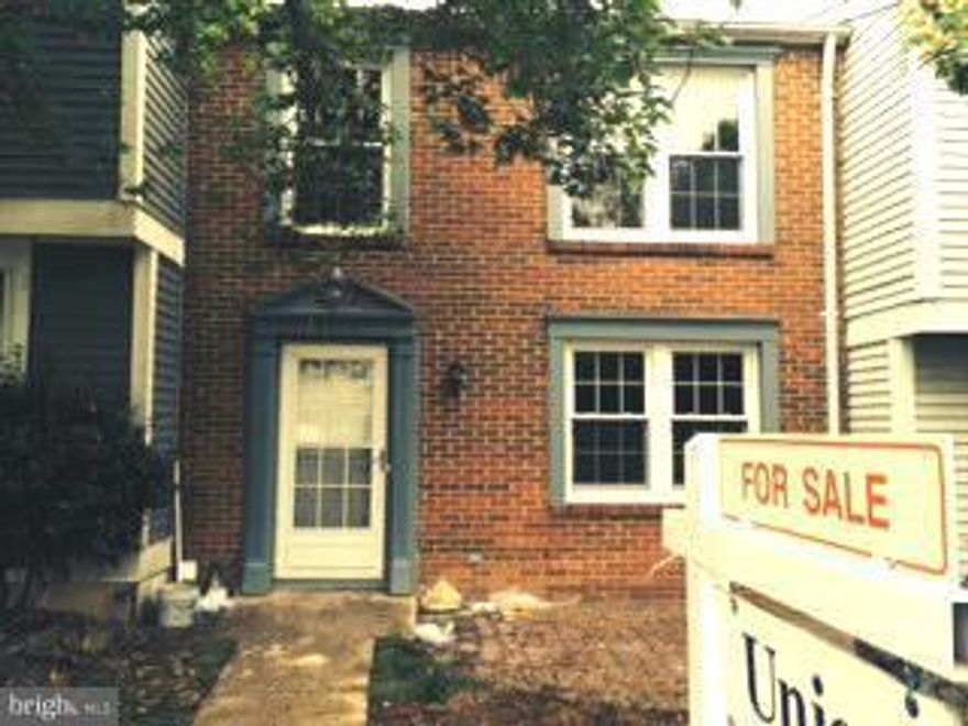 Renovated & Ready To Move-In, Two year old H-Pump/Air Handler/ NEW Windows,SS APPLIANCES,NEW Carpet*Granite Ctr top, Recess lights ,Lights in BR , Remodeled lower Family Rm with FP & W/O to PAINTED/MAINTAINED Wood Deck & Fence-in Yard*MBR walk-in closet & Dual Entry Bath**Spacious rooms**Front Brick Patio Area*HURRY This One Will Not Last