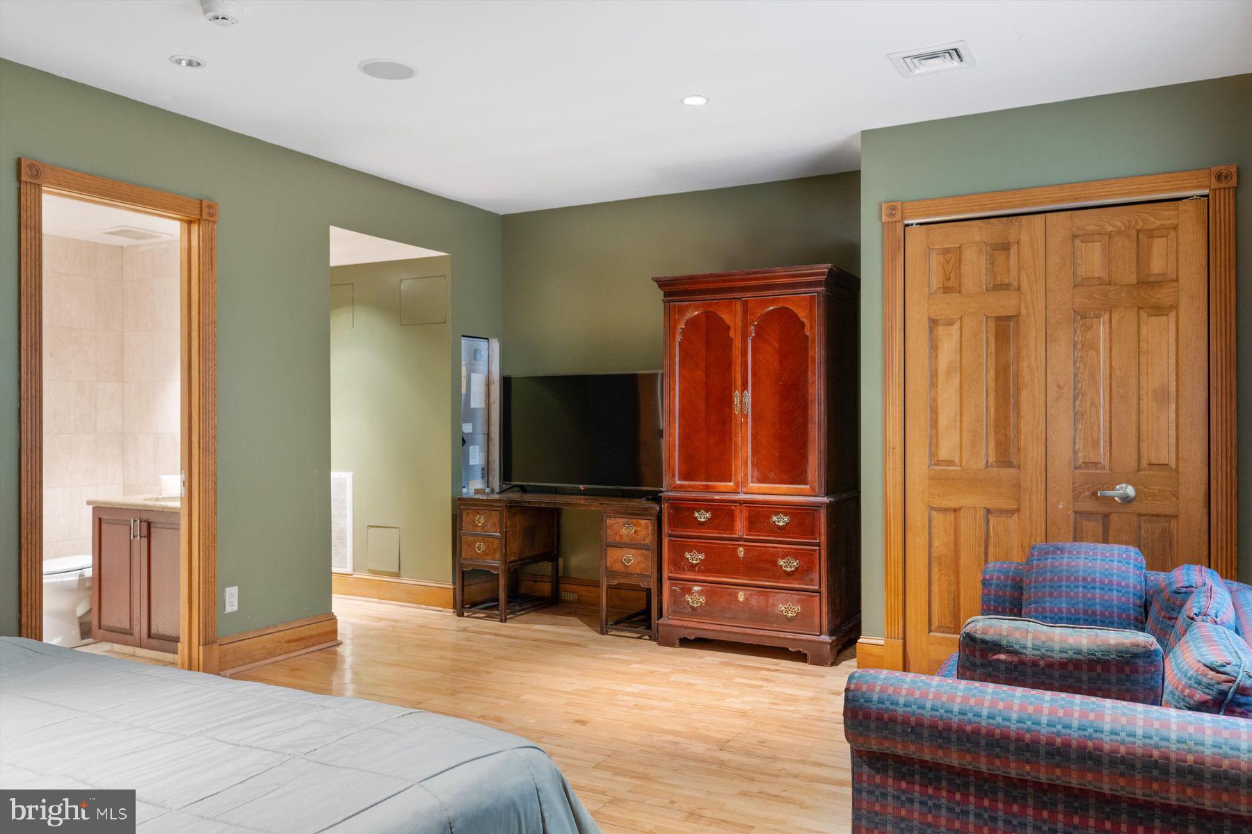 BRYN MAWR - Residential