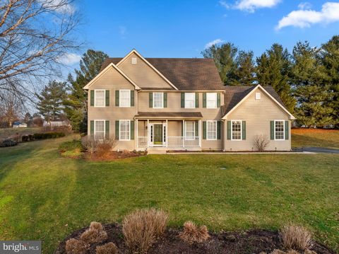 Homes For Sale - 6 Belmont Circle<br/> AVONDALE, PA 19311