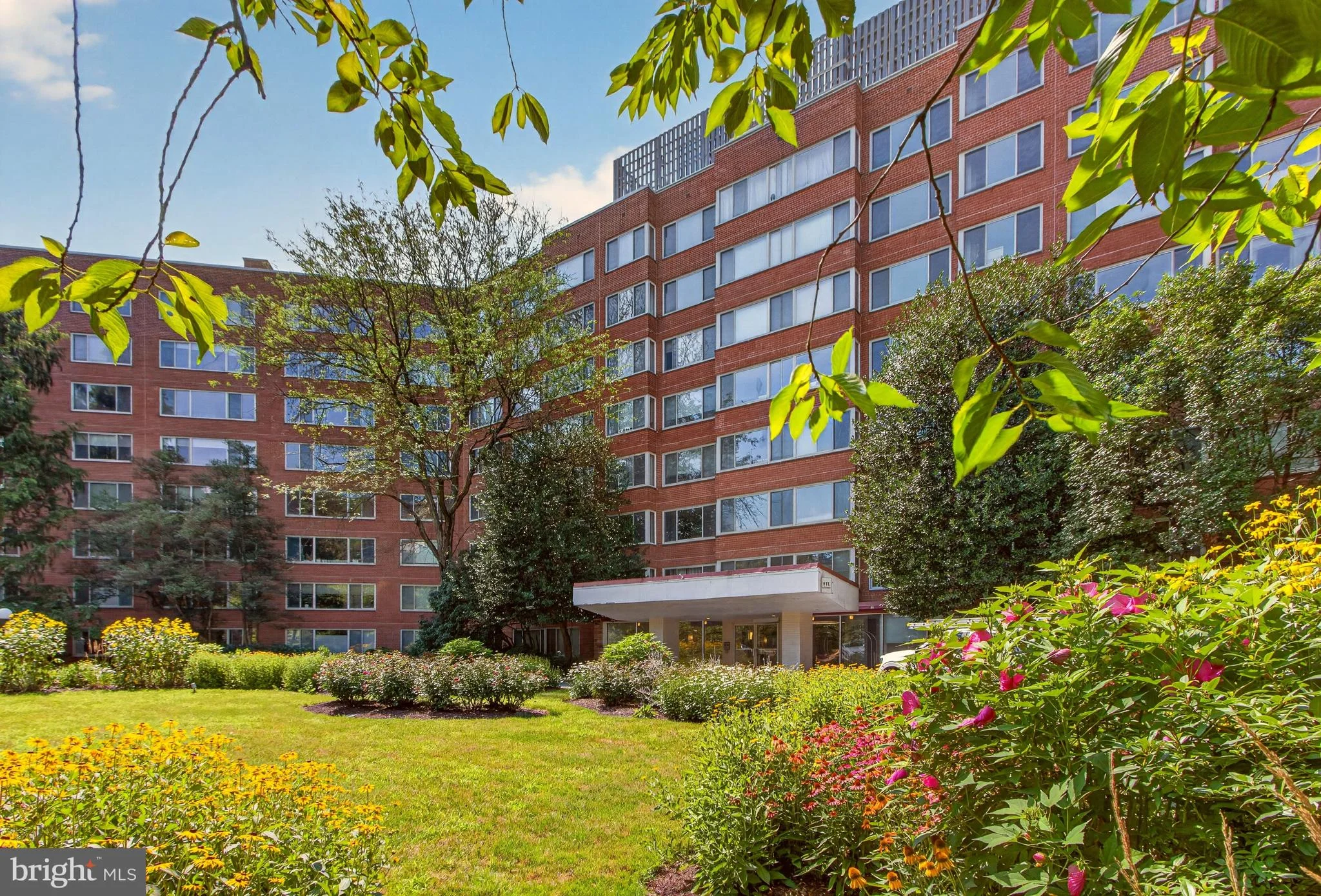 4000 Tunlaw Road NW Unit 705