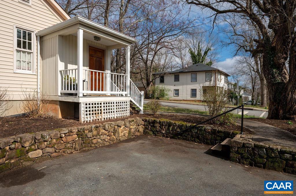 BELMONT - Residential