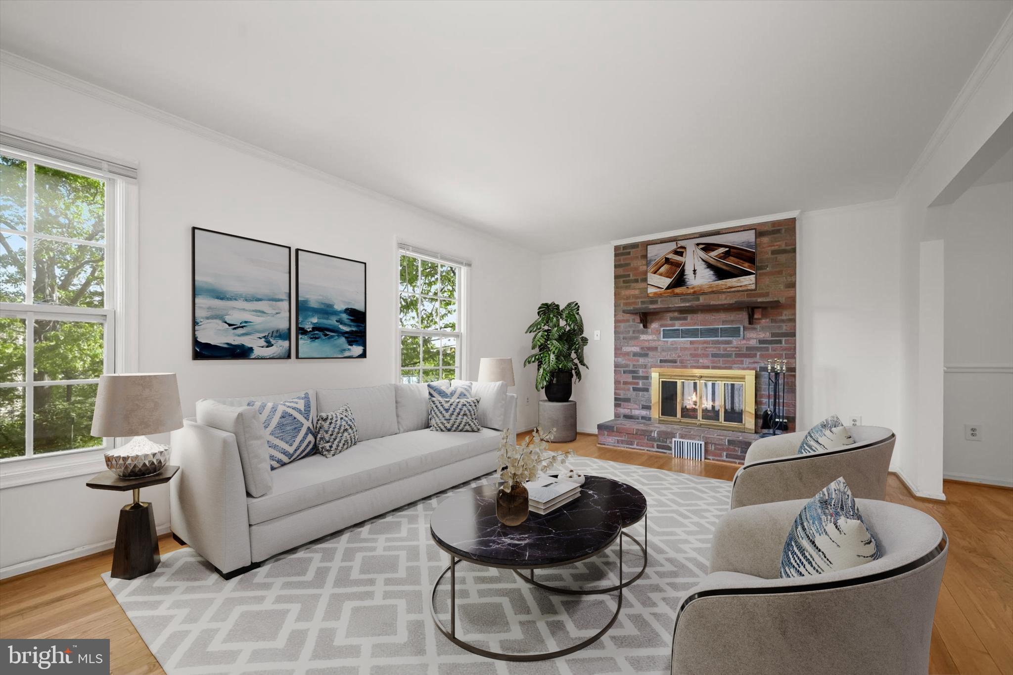 6935 PINEWAY