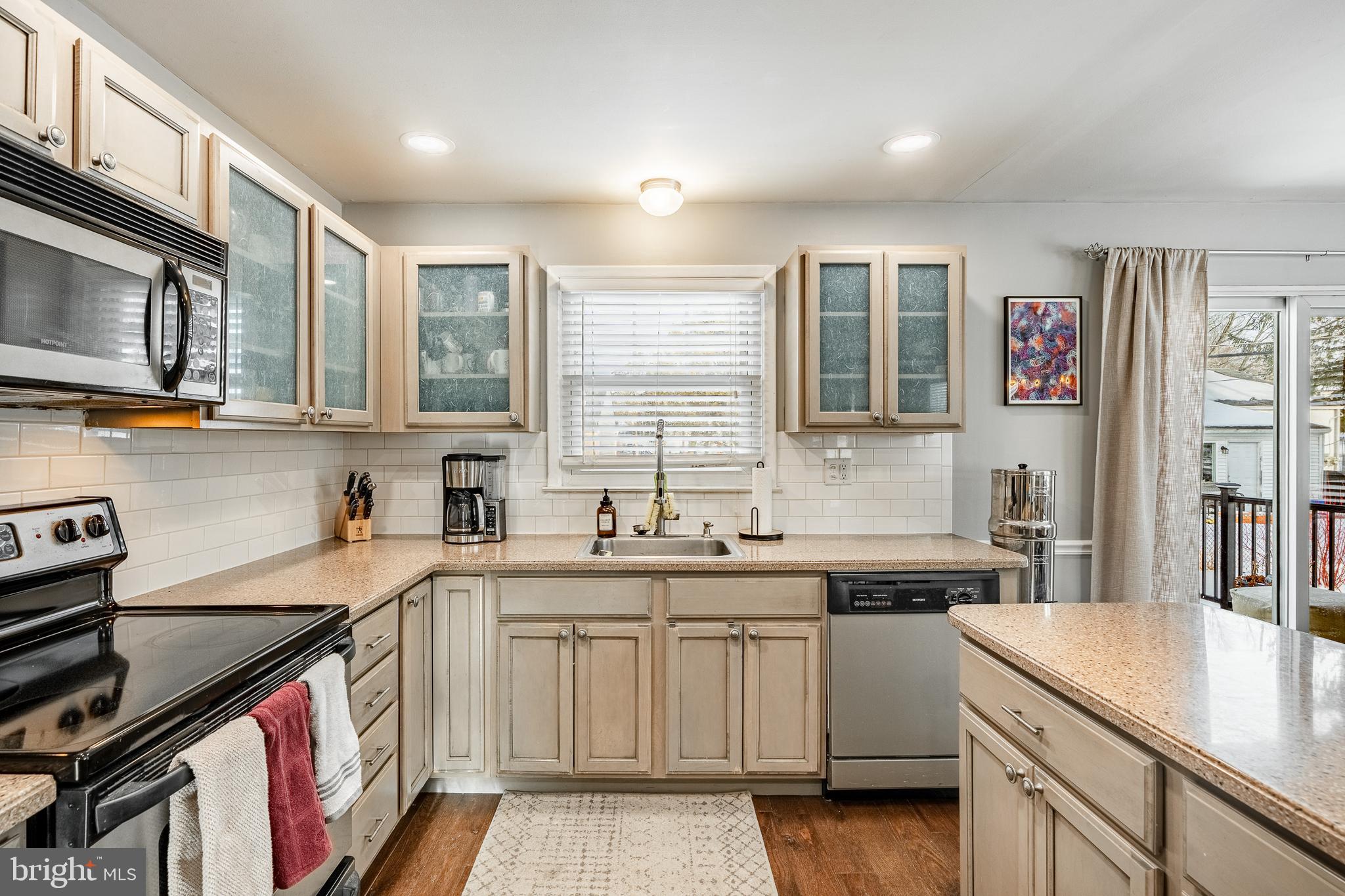 GLEN ACRES - Residential