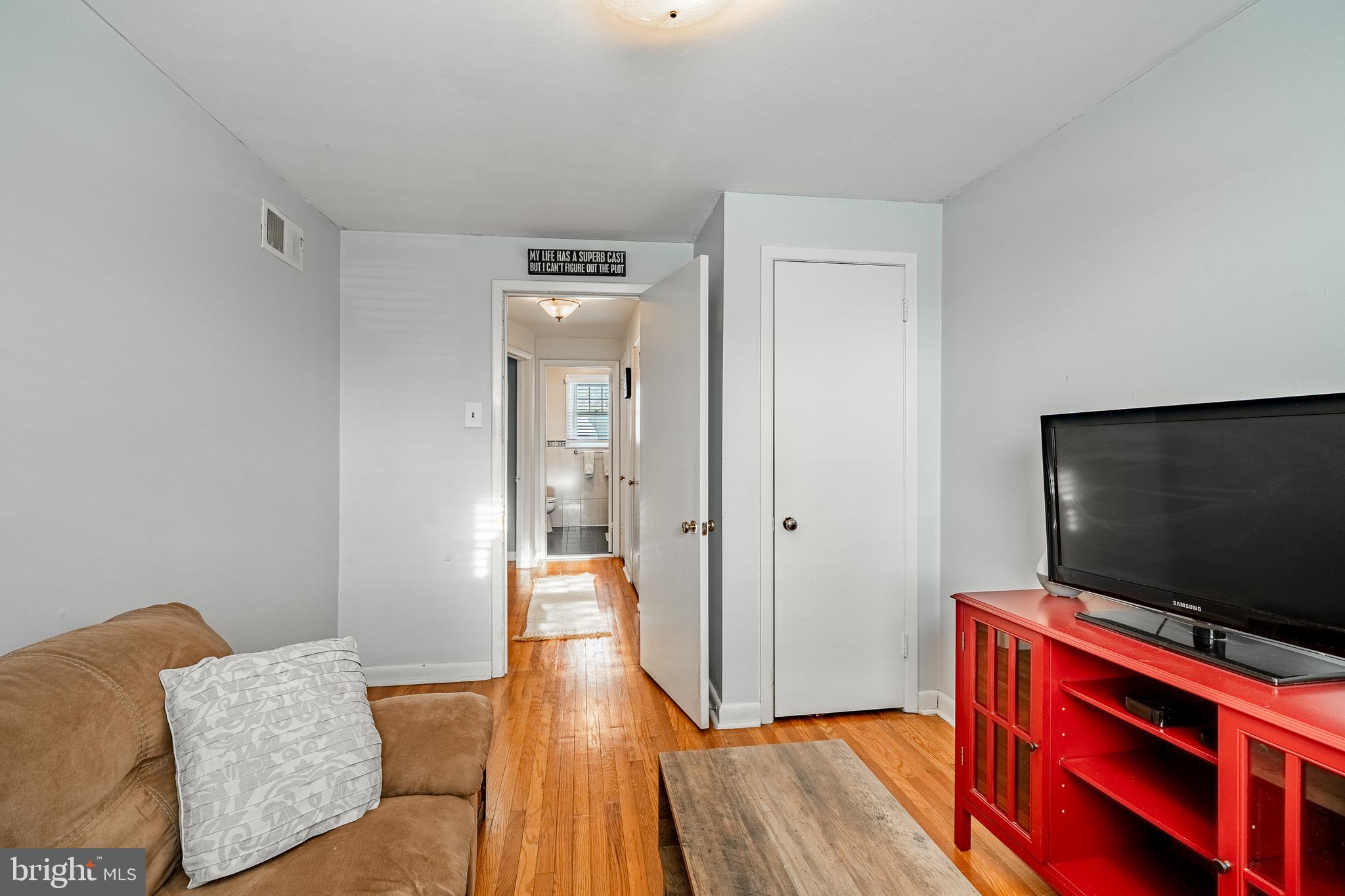 GLEN ACRES - Residential