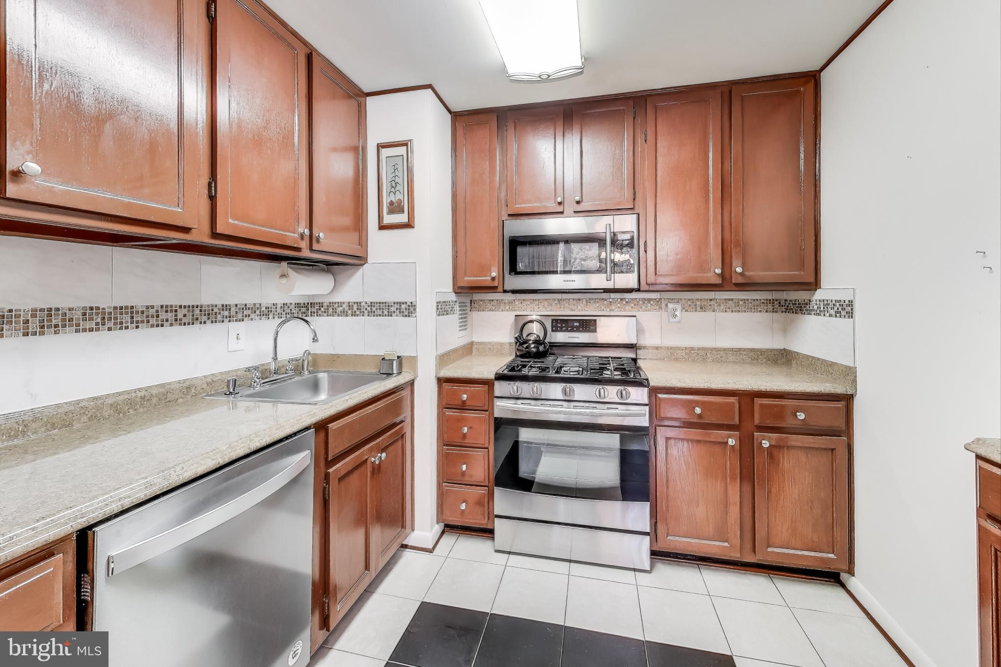 IVYMOUNT COURT - Residential