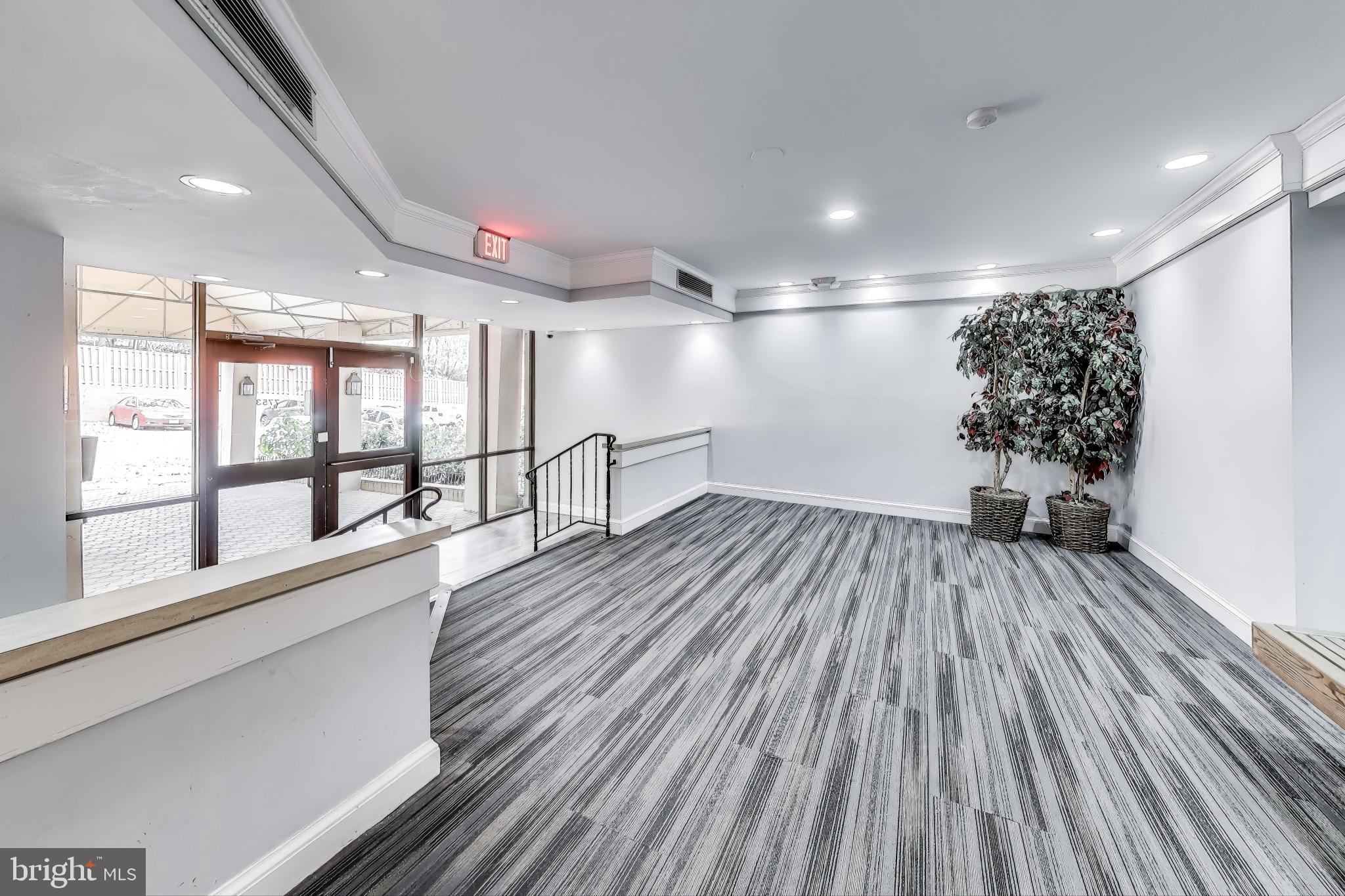 IVYMOUNT COURT - Residential